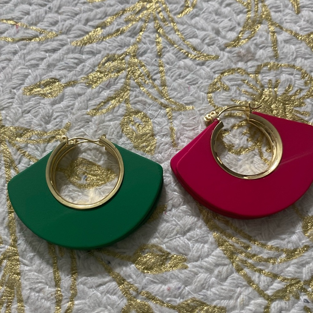 2 pare earrings green and pink for women.